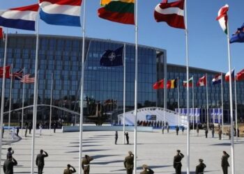 ناټو: د افغانستان سولې په بهیر کې مرسته کوو