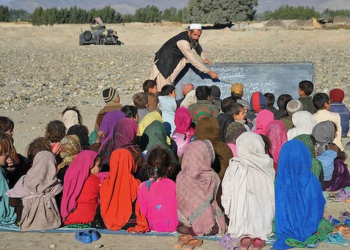 پوهنې وزارت د ښوونکو معاشونه زیاتوي