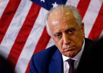 خلیلزاد: تمه لرو تر ولسمشریزو ټاکنو وړاندې سوله وشي