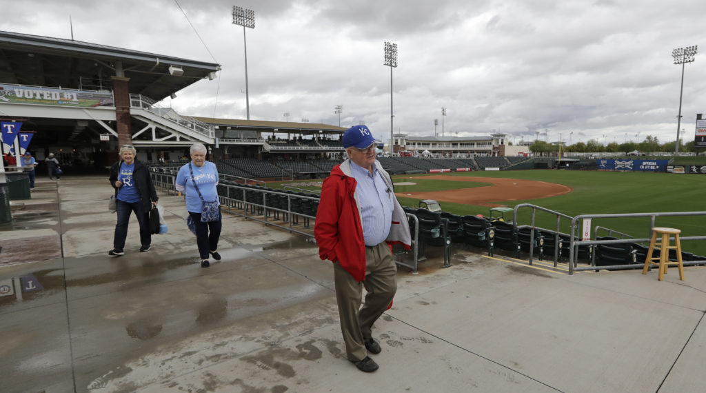 کرونا ویروس؛ نړۍ کې نږدې ټولې لوبې وځنډول شوې