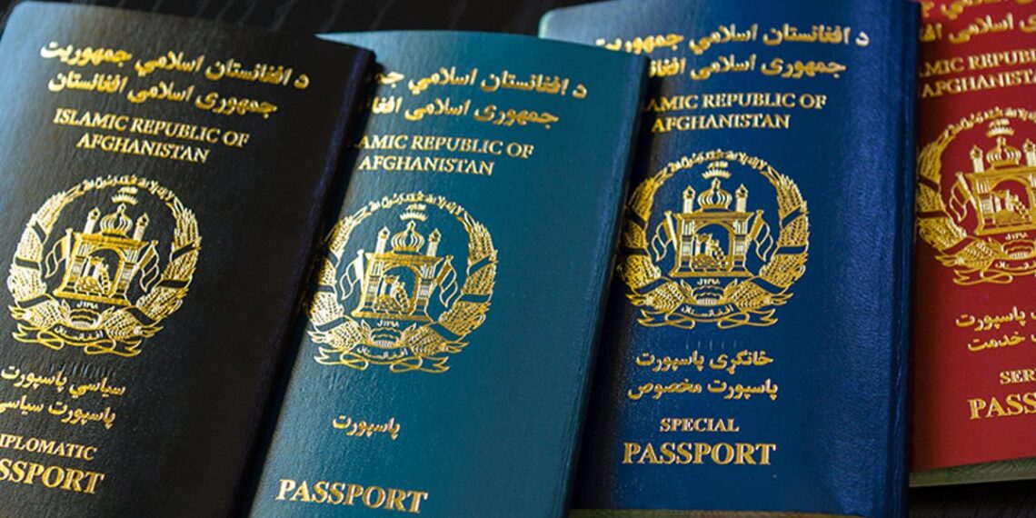 حقاني: کابل کې سر له سبا د پاسپورټونو وېش لړۍ پيل کېږي
