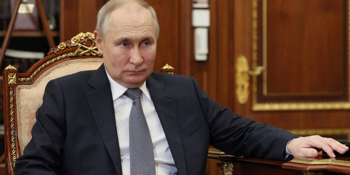 پوتین: افغانستان کې د سخت درېځو ډلو شتون منځنۍ اسیا ته ورځ تر بلې ګواښ زیاتوي 