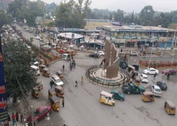 د ننګرهار د هډې فارم لسمه نمره کې د مالټو بڼونه جوړیږي