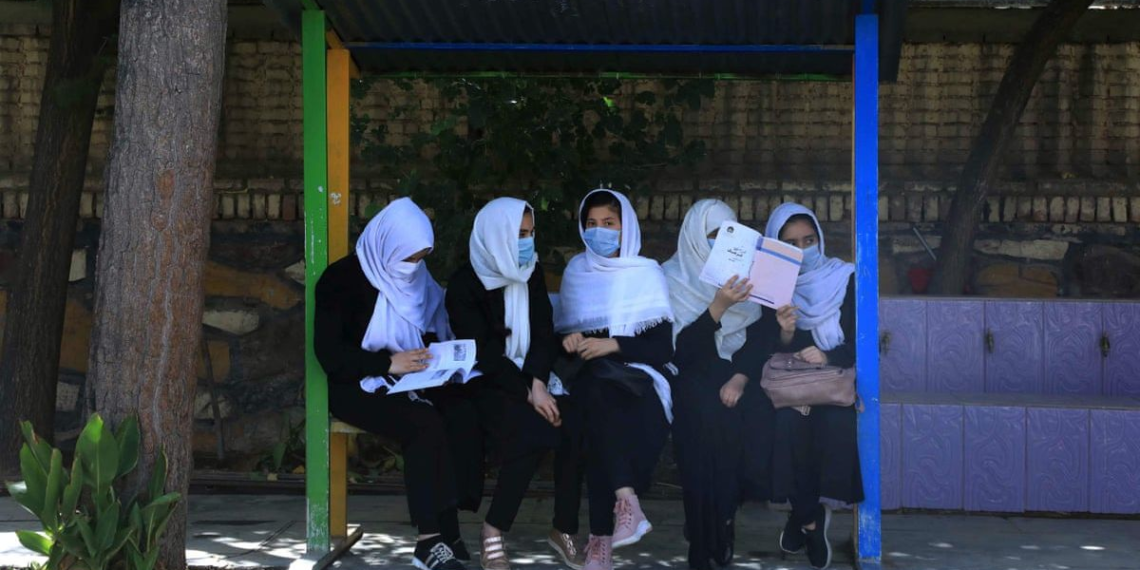 د نوي ښوونیز کال پیل سره له شپږم ټولګي پورته د نجونو د زده کړو نه پیلېدو غبرګونونه پارولي