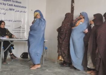 ملګري ملتونه افغانستان کې یوازې له نارینه کارکوونکو سره خپل کار ته دوام نه ورکوي