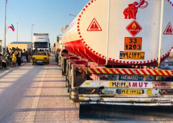 د سټنډرډ ملي ادارې ۵ ټانکره بې کیفیته تېل بېرته ایران ته مسترد کړل