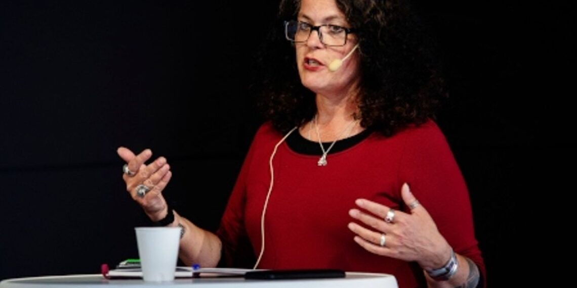 هېدر بار: ا.ا پر ښځو بندیزونو لګولو ته دوام ورکړی