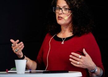 هېدر بار: ا.ا پر ښځو بندیزونو لګولو ته دوام ورکړی