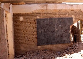 د هلمند نهرسراج ولسوالۍ اوسېدونکي د ښوونځیو جوړېدو غوښتنه کوي