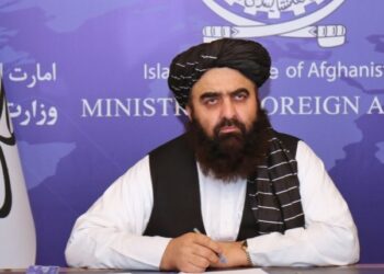 متقي: پرافغانستان لګیدلي بندیزونه له افغان ولس سره ظلم دی