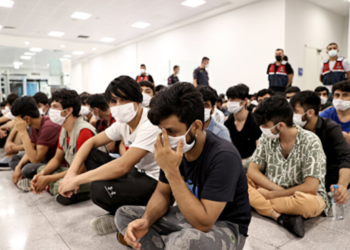 ترکیې ۶ میاشتو کې ۱۵ زره افغان کډوال له خپلې خاورې اېستلي