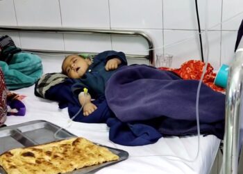 هلمند کې د میاشتې شااوخوا ۱۰ زره پر خوارځواکۍ د اخته ماشومانو درملنه کېږي