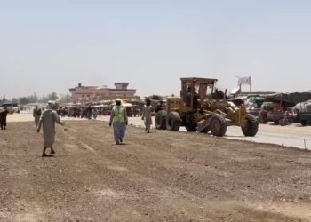 عاصم: د کندهار ښار او ۱۵ ولسوالیو کې د بیارغونې ۳۱ پروژې تر کار لاندې دي