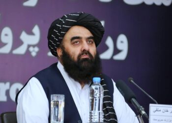 متقي: کورنیو مسایلو کې چاته د لاسوهنې اجازه نه ورکوو