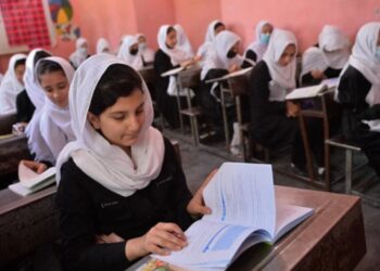 د بښنې نړیوال سازمان: افغانستان کې د نجونو زده کړو حق په بنسټیز ډول تر پښو لاندې کېږي