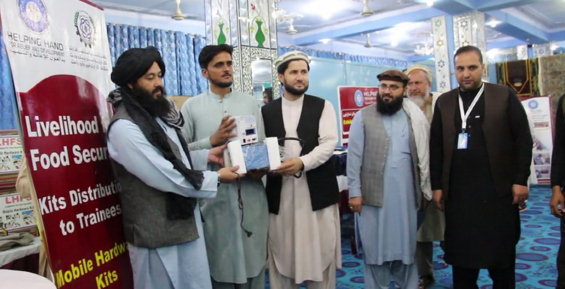 ننګرهار کې سلګونه ځوانان له حرفوي زده کړو فارع شول