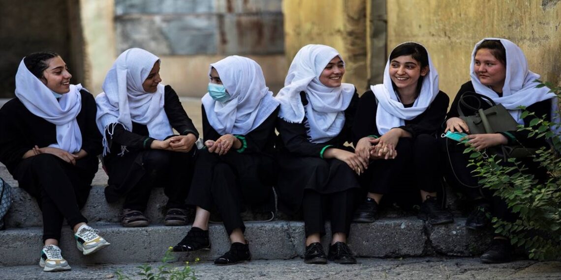 امريکا افغانستان کې د نجونو پر زده‌کړو لګول شوي بنديزونه ظالمانه بللي