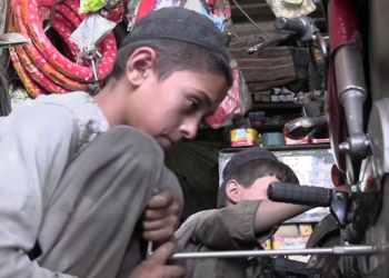 کندهار کې بې سرپرسته ماشومان له حکومته د زده کړو غوښتنه کوي