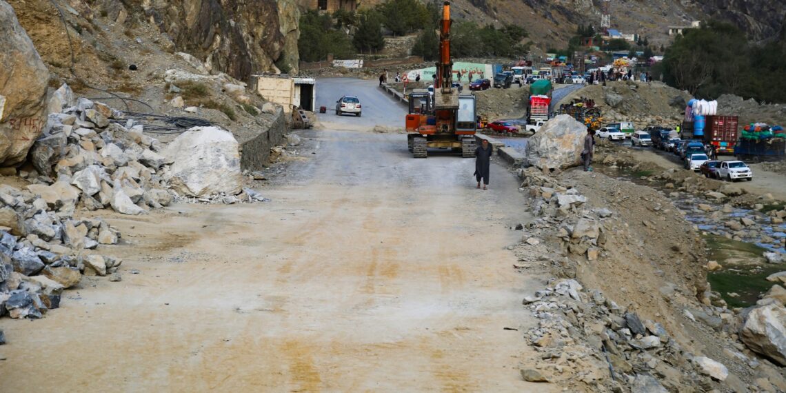  د ټولګټو چارو وزارت: د کابل- جلال اباد لویه لاره بېرته پرانېستل شوه