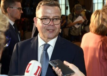 د فنلڼد لومړی وزیر: روسيه د افغانانو په ګډون د يو شمېر هېوادونو کډوال د دې هېواد تر پولو رسوي