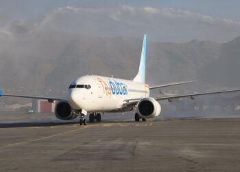 له دوه کلن ځنډ وروسته فلای دوبۍ هوايي شرکت کابل ته لومړۍ الوتنه وکړه