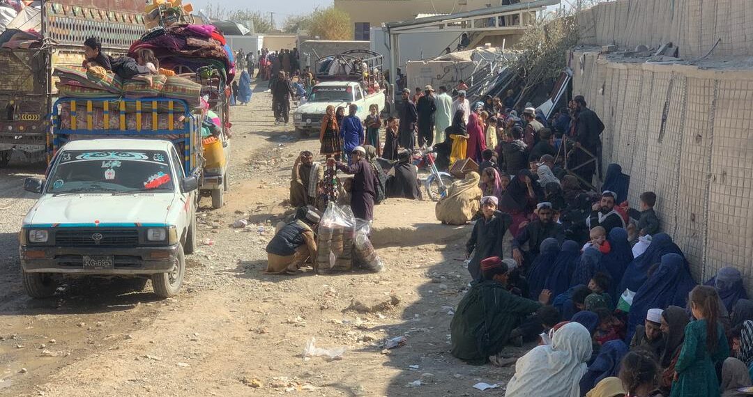 پاکستان: د افغان کډوالو اېستلو پرېکړه له ټي.ټي.پي سره تړاو نه لري