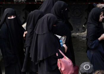 مجاهد: کابل کې ځينې مېرمنې د حجاب نه مراعت کولو له امله نيول شوي