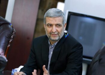 قمي: امریکا د افغانستان ناامنه کولو لپاره د داعش ډلې ملاتړ کوي