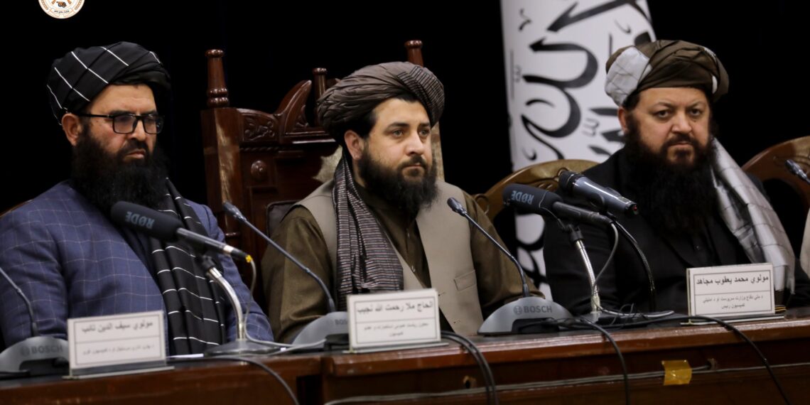 مجاهد: هېواد کې ترسره شویو برېدونو کې پاکستاني او تاجکستاني وګړو لاس درلود