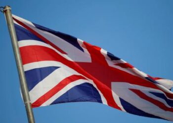 برېټانیا خپلو وګړو ته؛ افغانستان ته له سفر کولو ډډه وکړئ