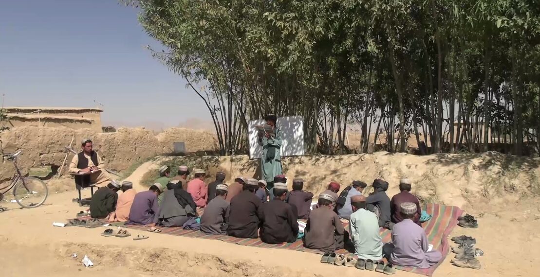 زابل کې زده کوونکي: د ښوونځي ودانۍ نشتون مو زده‌کړییز بهیر ټکنی کړی