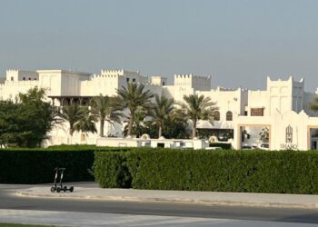 کارپوهان: د دوحې ناسته کې ګډون کوونکي افغانان د افغانستان استازولي نه شي کولی