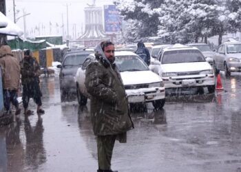 کابل ښاریان: چک پواینټونو کې ولاړو سرتېرو ته دې ژمني امکانات برابر شي