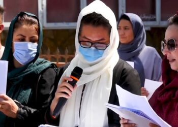 یوناما: له اسلامي امارت سره تعامل به د افغان ښځو پر وړاندې ننګونې لا زیاتې کړي