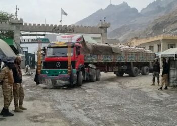 پاکستان بار وړونکو موټرچلوونکو ته د ویزې اخېستو لپاره دوې اوونۍ وخت ورکړی