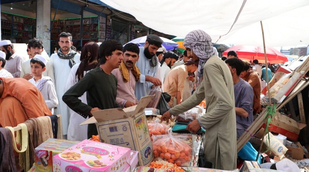 د کوچني اختر په رانږدې کېدو سره خلک د توکو بیو له لوړوالي شکایت کوي