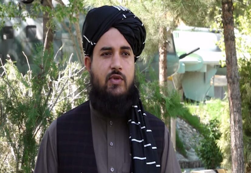 د کډوالو ستونزو ته د رسېدو لپاره کابل له اسلام‌اباد سره د ګډ کمېسيون جوړولو وړانديز کړی