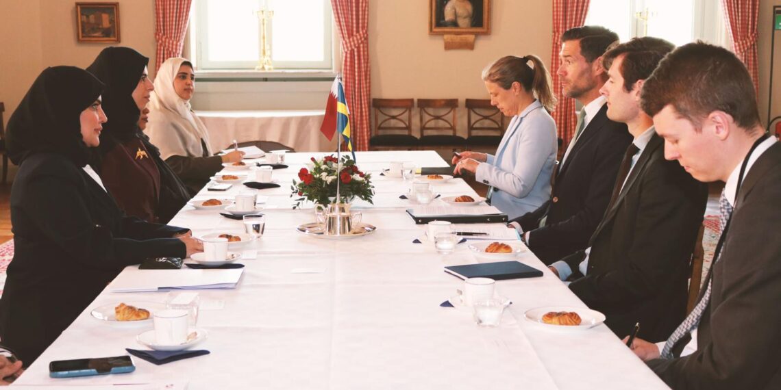 قطر او سوېډن له افغانانو سره د بشري مرستو د دوام غوښتنه کړې