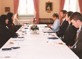 قطر او سوېډن له افغانانو سره د بشري مرستو د دوام غوښتنه کړې