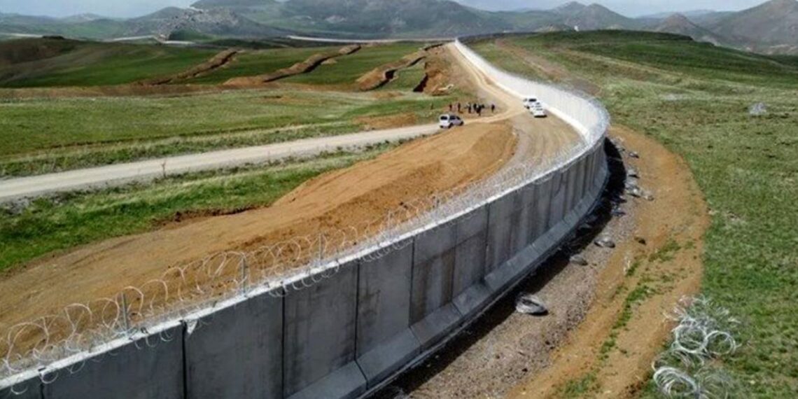 ایران له افغانستان او ترکمنستان سره پر پولو تاسیسات جوړوي