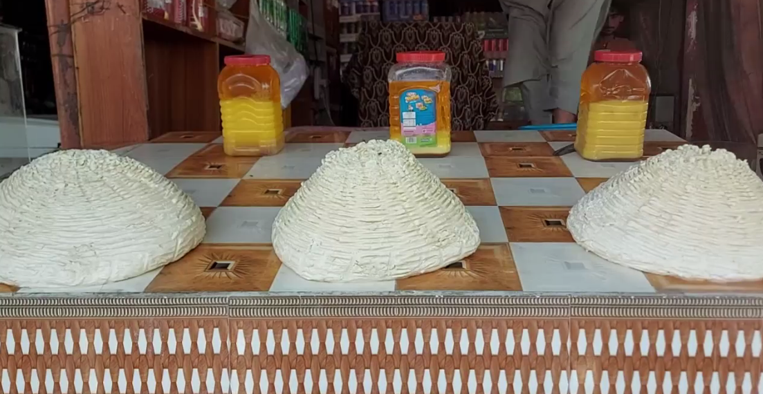 ننګرهار کې د پنېر پلورونکي د بازار له نشتوالي شکایت کوي