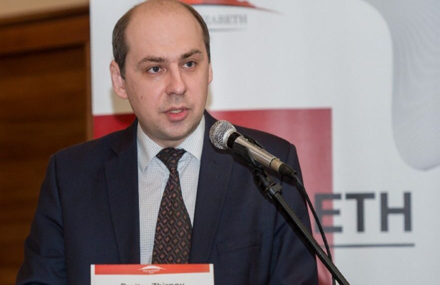 ژیرنوف: روسیه له اسلامي امارت سره بېلابېلو برخو کې د اړیکو پراختیا غوښتونکې ده