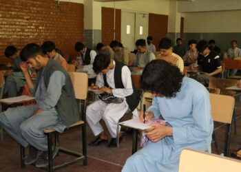 د ازموینو ملي ادارې د کابل په ګډون ۱۷ ولایتونو کې د کانکور ازموینه واخېسته