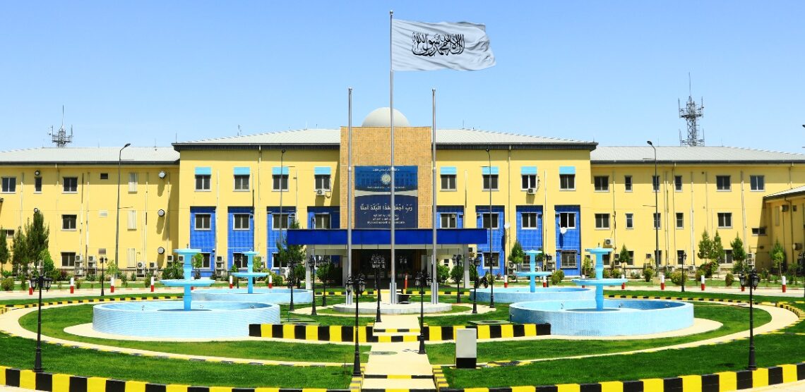 کورنيو چارو وزارت د ځیرکو موبايلونوثبتولو لړۍ چټکه کړې