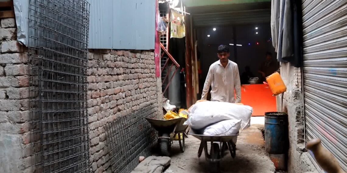 خوست کې هغه زده کوونکی طب پوهنځي ته بريالی شوی چې جواليتوب يې کاوه