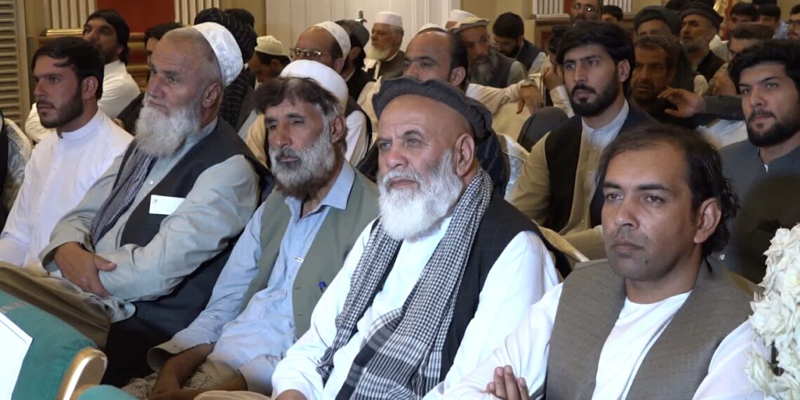 ‌قومي مشران: ولس د نجونو پر مخ د ښوونځیو او پوهنتونونو له تړل کېدو سره د ښځینه ډاکټرانو له کمښت سره مخ شوي یو