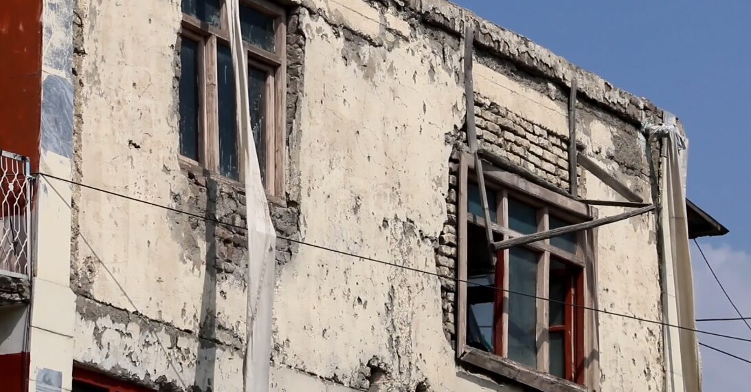 خوست ښار کې ځینې پخوانۍ ودانۍ د ړنګېدو له ګواښ سره مخ دي