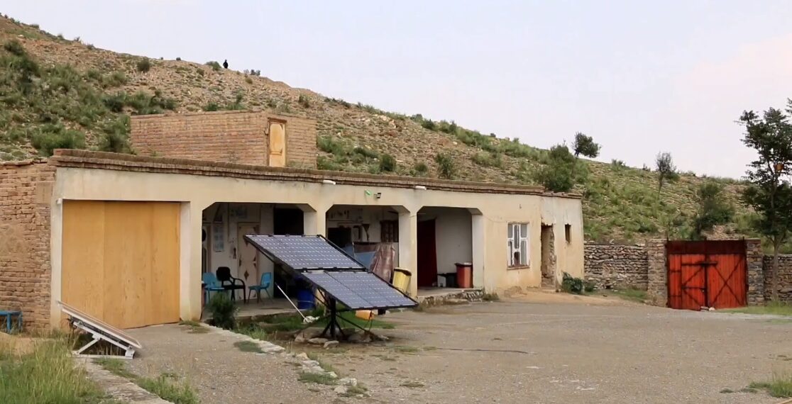 د خوست موسی خېلو ولسوالۍ اوسېدنکي له کمرنګه روغتیايي خدماتو شکایت کوي