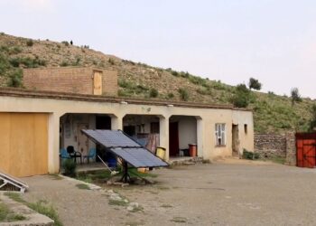 د خوست موسی خېلو ولسوالۍ اوسېدنکي له کمرنګه روغتیايي خدماتو شکایت کوي