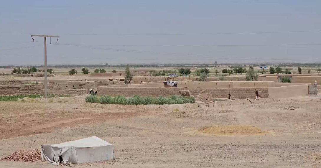 د هلمند نهر سراج ولسوالۍ اوسېدونکي دروغتیایي مرکزونو له کموالي شکايت کوي